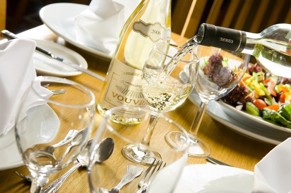Ramada By Wyndham Cheltenham Golden Valley Ngoại thất bức ảnh