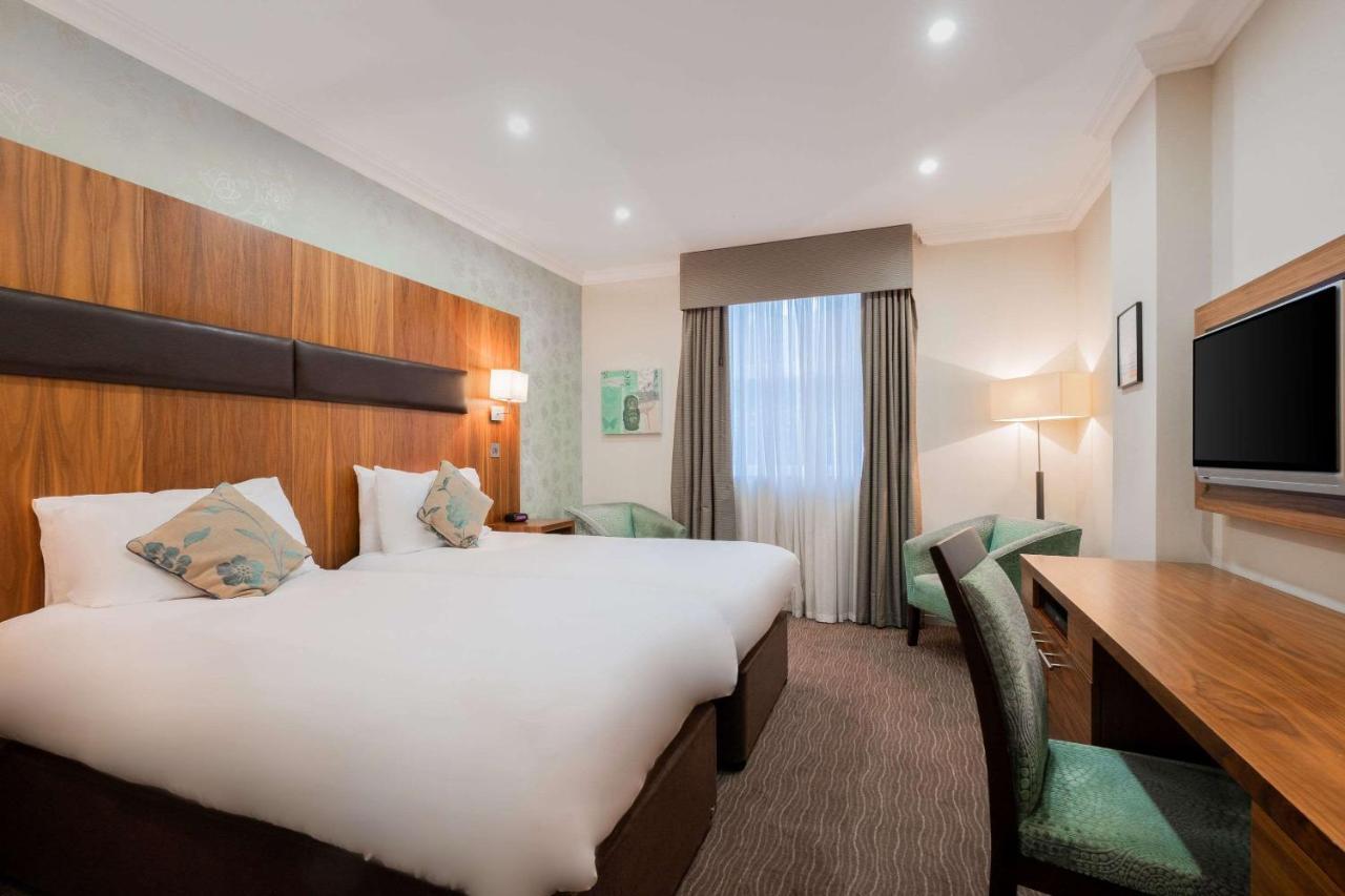 Ramada By Wyndham Cheltenham Golden Valley Ngoại thất bức ảnh