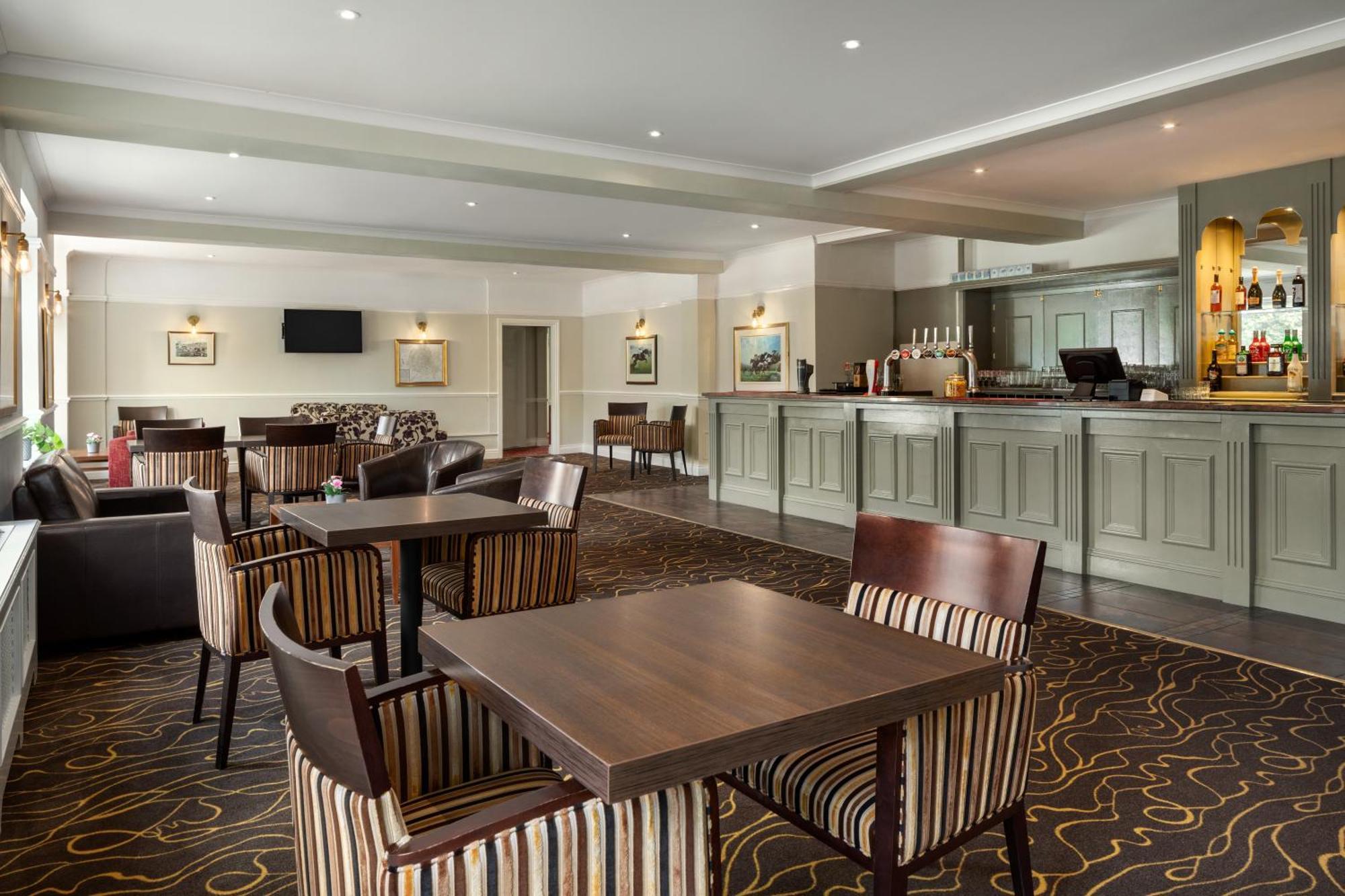 Ramada By Wyndham Cheltenham Golden Valley Ngoại thất bức ảnh