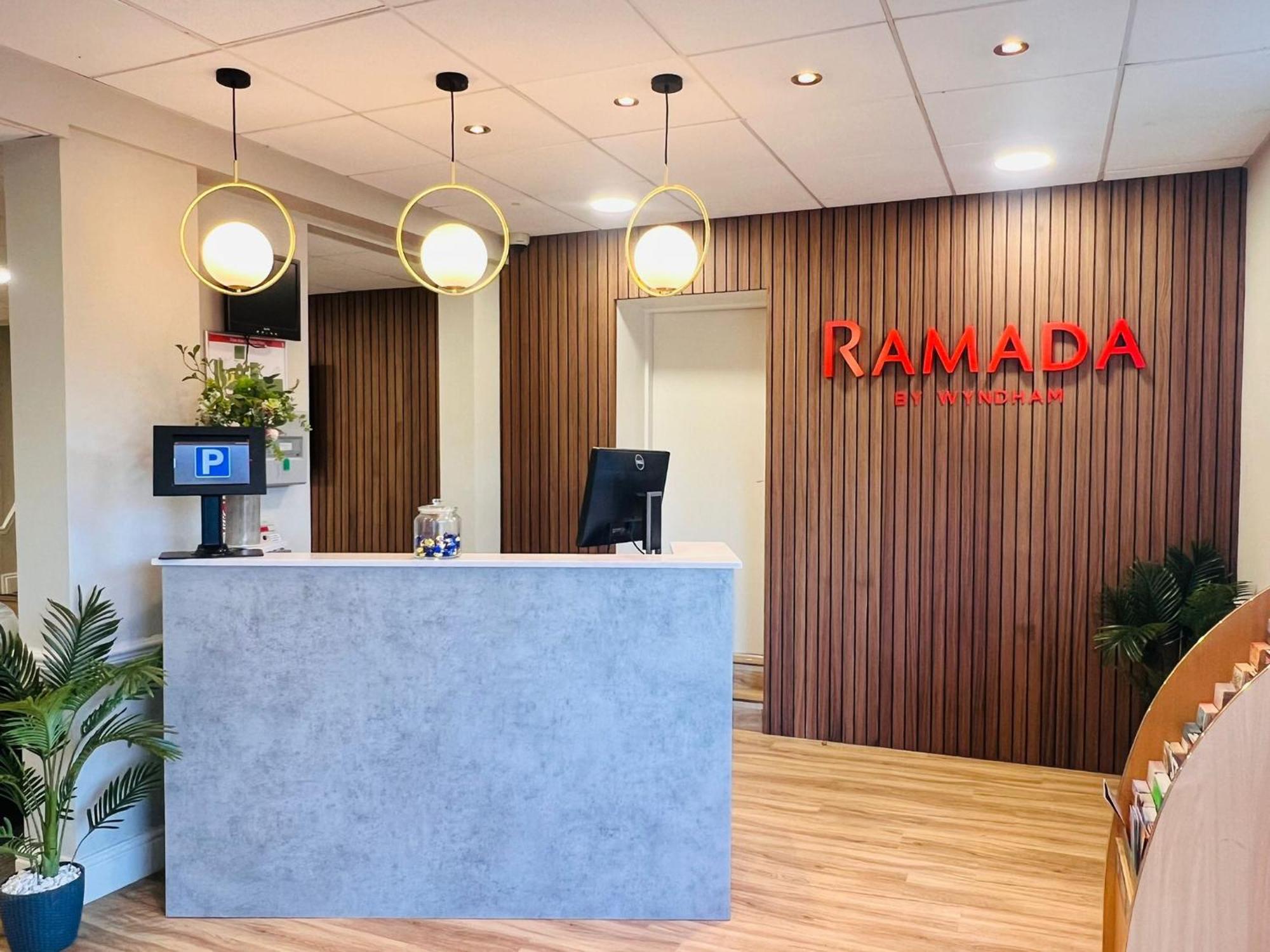 Ramada By Wyndham Cheltenham Golden Valley Ngoại thất bức ảnh