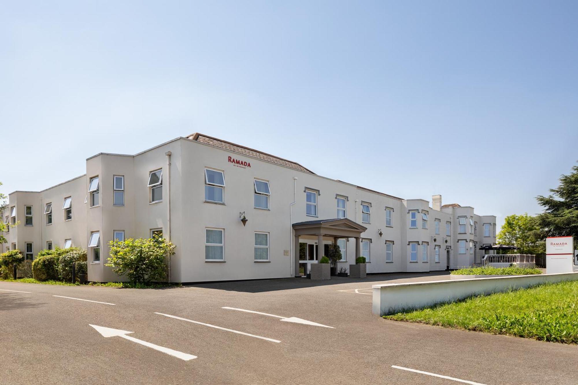 Ramada By Wyndham Cheltenham Golden Valley Ngoại thất bức ảnh