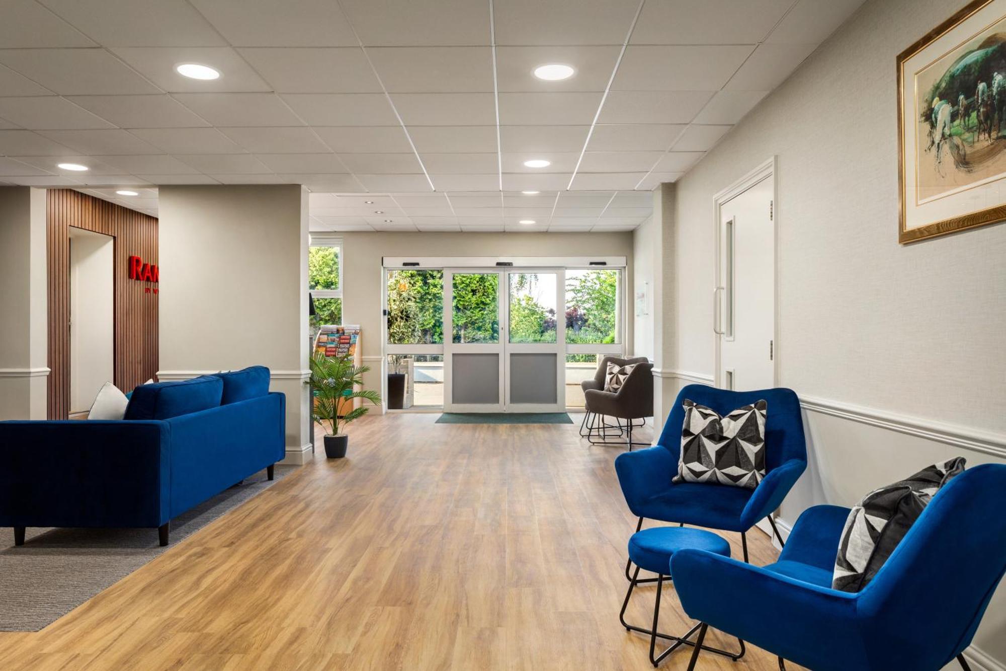 Ramada By Wyndham Cheltenham Golden Valley Ngoại thất bức ảnh
