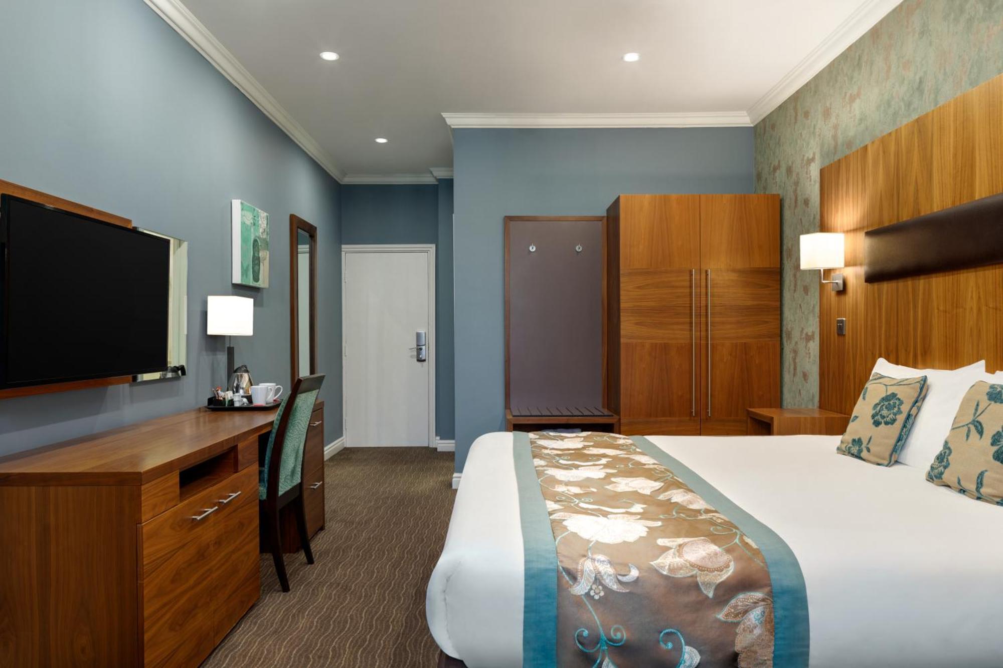 Ramada By Wyndham Cheltenham Golden Valley Ngoại thất bức ảnh