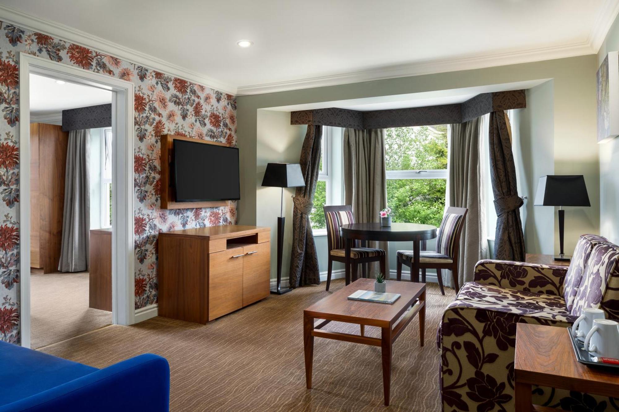 Ramada By Wyndham Cheltenham Golden Valley Ngoại thất bức ảnh
