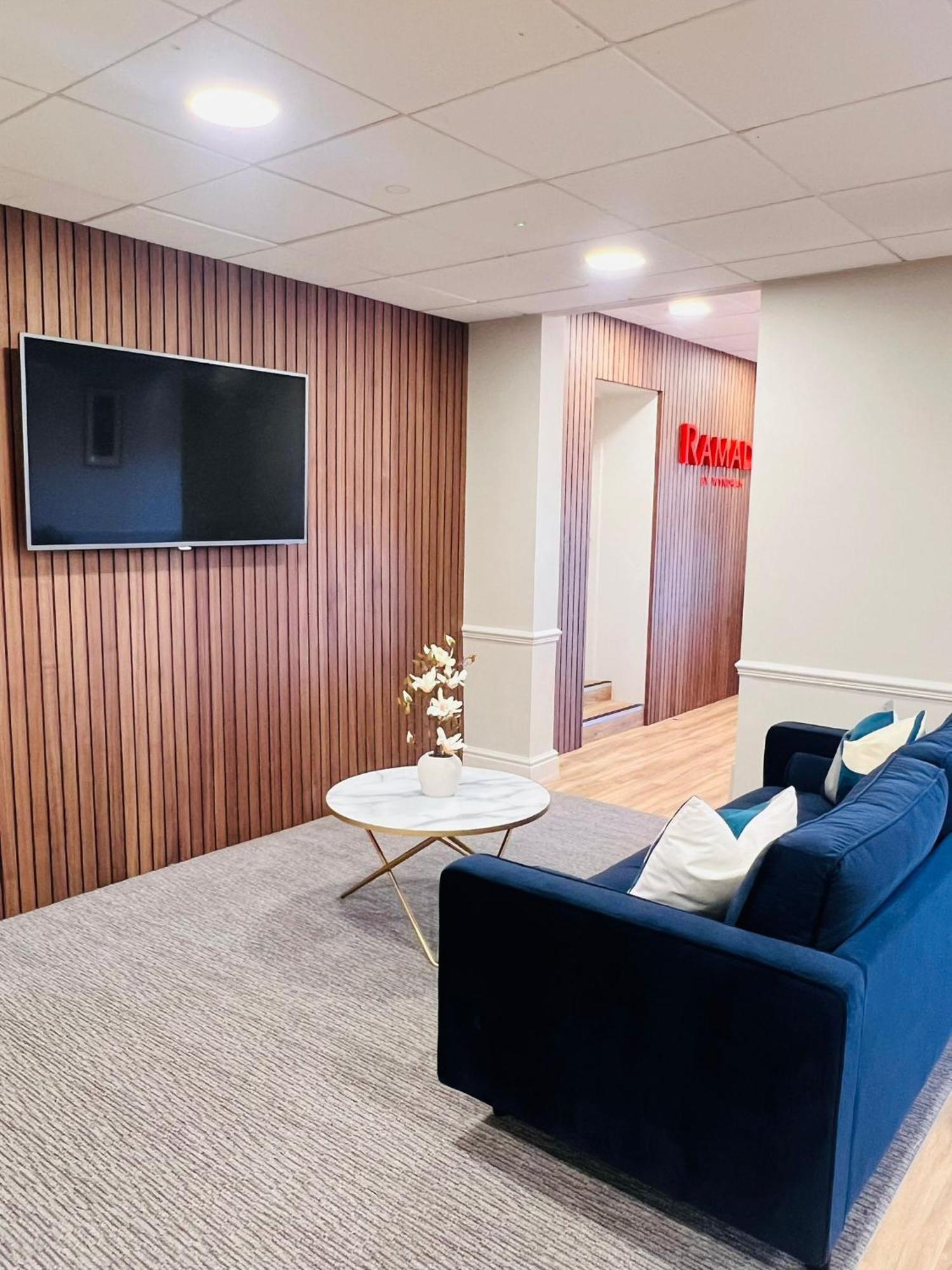 Ramada By Wyndham Cheltenham Golden Valley Ngoại thất bức ảnh